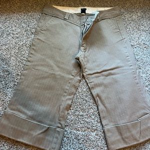 Gap capris brown Sz 10 stretch. Light brownish tan in color